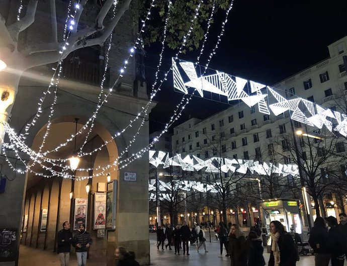 Archivo - Luces de Navidad en el paseo de la Independencia de Zaragoza