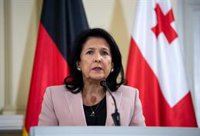 La presidenta de Georgia critica al Constitucional y afirma que ella es la "única autoridad legítima" del país