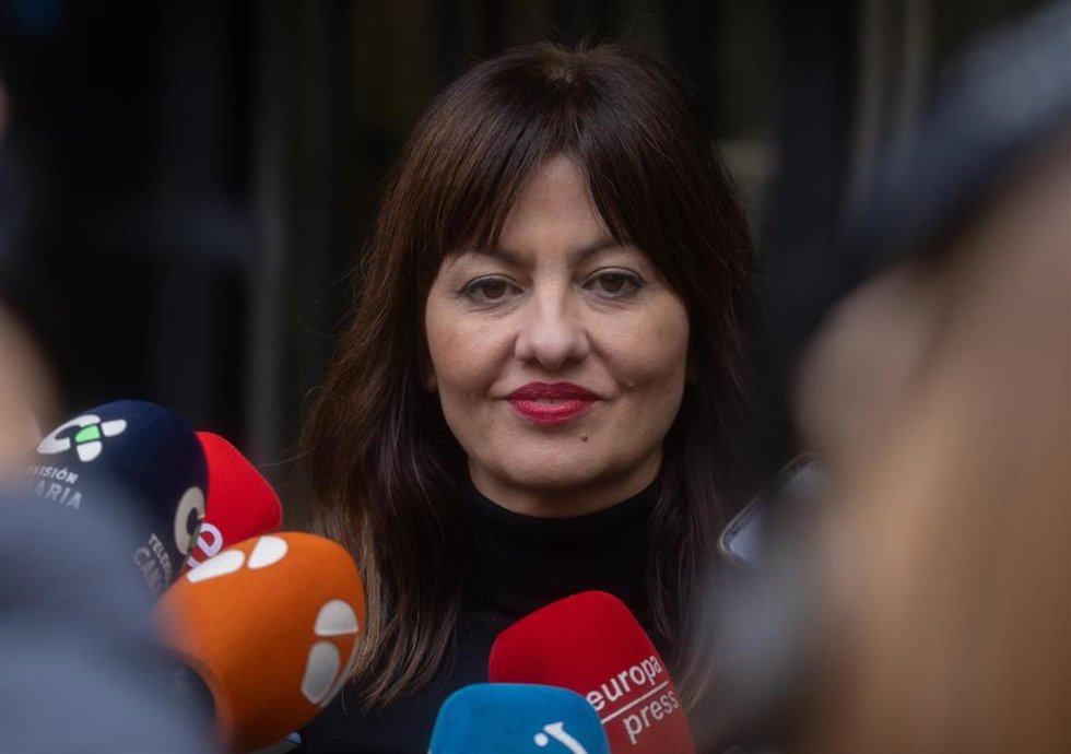 La ministra de Juventud e Infancia, Sira Rego, atiende a los medios antes de la Conferencia Sectorial de Infancia y Adolescencia, en el Ministerio de Juventud e Infancia, a 3 de diciembre de 2024, en Madrid (España).