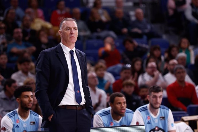 Archivo - Veljko Mrsic, head coach of Breogan, looks on during the Spanish League, Liga ACB Endesa, basketball match played between Real Madrid and Rio Breogan at Wizink Center pavilion on December 03, 2023, in Madrid, Spain.