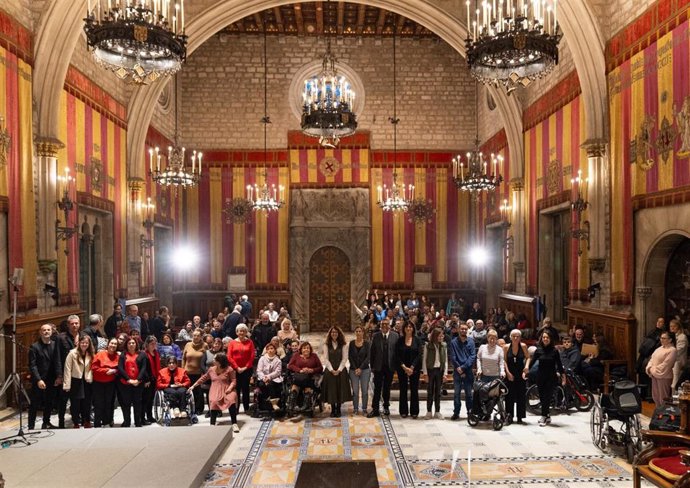 Acto de conmemoración del Día Internacional de las Personas con Discapacidad en el Saló de Cent del consistorio