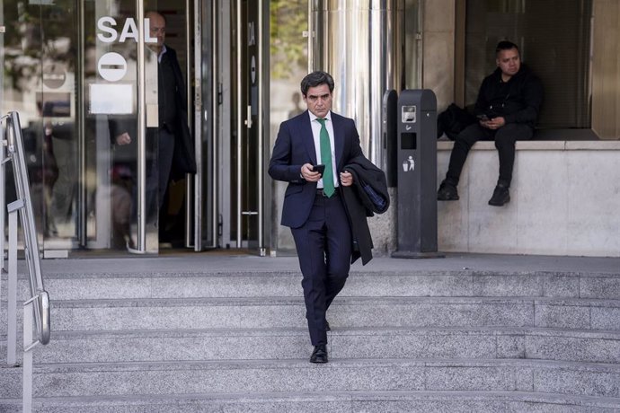 El presidente del Centro de Emprendimiento e Innovación de IE Business School desde 2010 y exconsejero de la Comunidad de Madrid, Juan José Güemes, tras declarar como testigo en los juzgados de Plaza de Castilla.