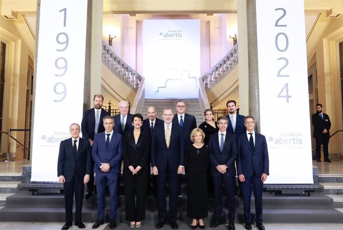 El Rey preside, en el Círculo de Bellas Artes, el acto conmemorativo con el que la Fundación Abertis celebra su 25º aniversario contribuyendo al desarrollo sostenible de los territorios donde está presente.