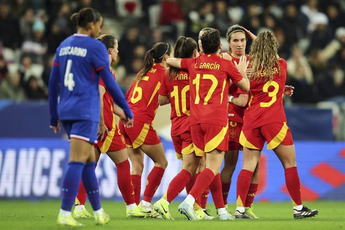 La selección española femenina de fútbol, ante Francia