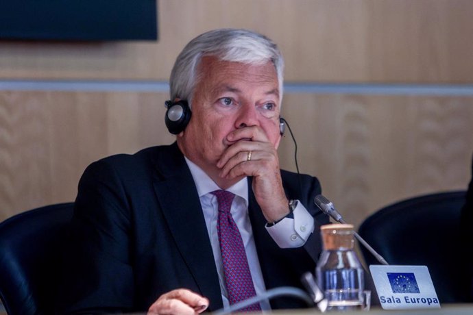 Archivo - El comisario de Justicia de la UE, Didier Reynders, ofrece una rueda de prensa en las oficinas de la Representación de la Comisión Europea en España, a 18 de septiembre de 2024, en Madrid (España). Reynders ha viajado a Madrid para hacer balance