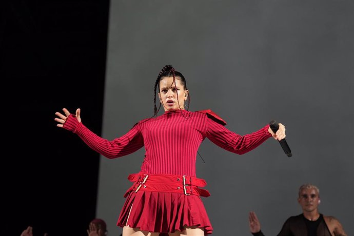 Archivo - La cantante Rosalía durante su concierto en el Barakaldo Bizkaia Arena Bec, a 27 de julio de 2022, en Barakaldo, Vizcaya, País Vasco (España). La gira mundial 'Motomami Tour', con la que Rosalía recorrerá 16 países, empezó en la ciudad de Almerí