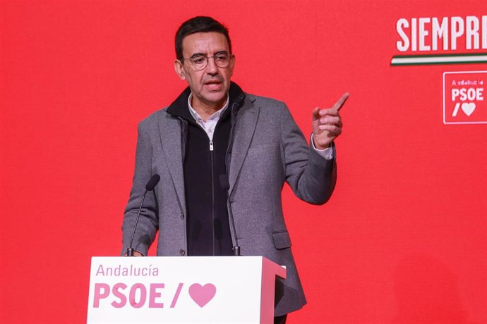 Archivo - El parlamentario autonómico del PSOE-A, Mario Jiménez, en una rueda de prensa en la sede regional del PSOE-A