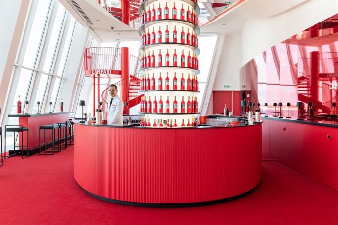 Archivo - Throughout the Festival, the Campari Lounge was a focal point for media interviews, talent appearances and industry events inside the prestigious Palais des Festivals, an iconic venue, overlooking the iconic Red Carpet; Campari believes that gre