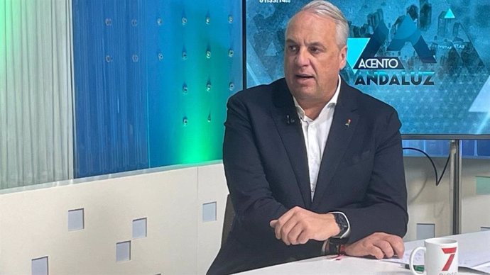 El secretario general del PSOE de Cádiz, Juan Carlos Ruiz Boix, en una entrevista en la cadena 7TV Andalucía.