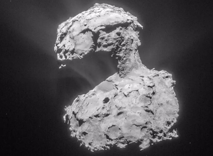 Esta imagen, tomada por la cámara de navegación Rosetta de la ESA, fue tomada desde unas 53 millas del centro del cometa 67P/Churyumov-Gerasimenko el 14 de marzo de 2015.