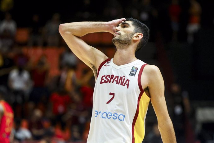 Archivo - Santiago Aldama of Spain laments during the FIBA Preolympic Tournament basketball match played between Spain and Angola at Fuente de San Luis pavilion on july 03, 2024, in Valencia, Spain.