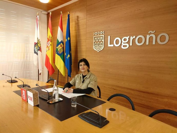 La concejala del PSOE, Eva Loza, en comparecencia de prensa