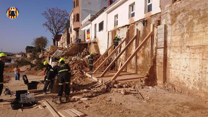 Los bomberos del Consorcio de Valencia cierran noviembre con 70 edificios apuntalados