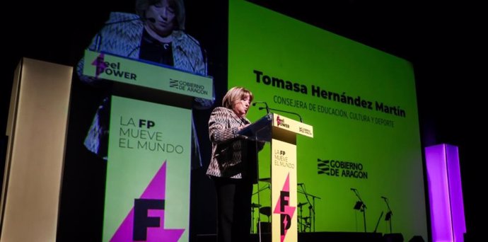 La consejera de Educación, Cultura y Deporte del Gobierno de Aragón, Tomasa Hernández, en la inauguración del evento "Feel Power