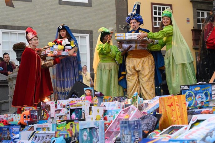 Recogida de juguetes de los pajes reales de los Reyes Magos en Las Palmas de Gran Canaria