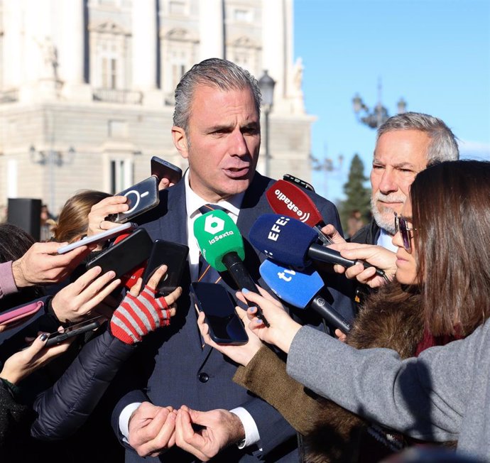 El portavoz del grupo Vox en el Ayuntamiento de Madrid, Javier Ortega Smith, durante el acto institucional organizado por el Ayuntamiento de Madrid con motivo del Día de la Constitución  