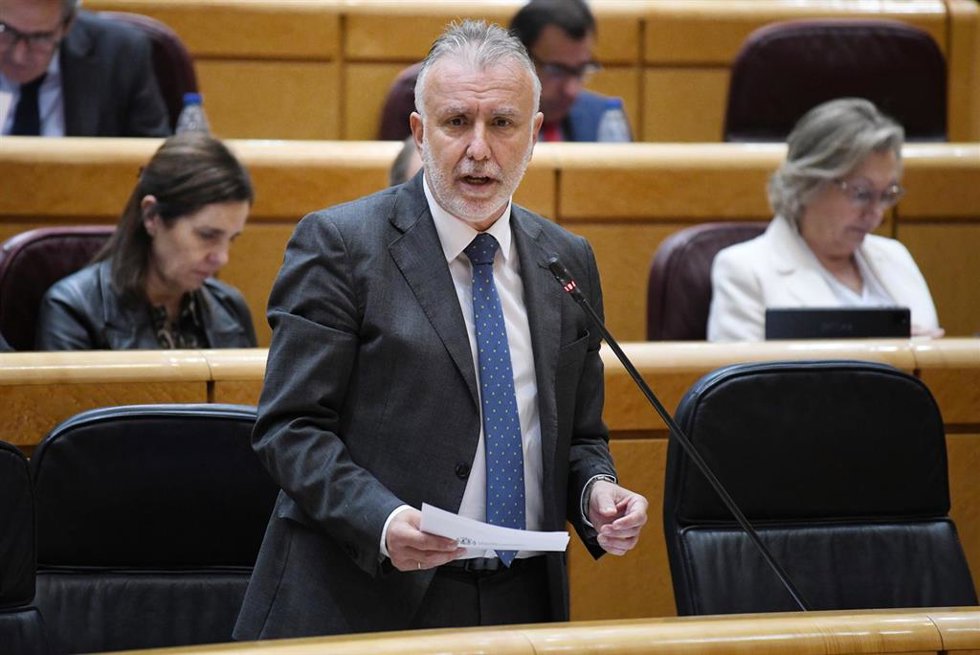 El ministro de Política Territorial y Memoria Democrática, Ángel Víctor Torres, interviene durante una sesión de control al Gobierno en el Senado, a 3 de diciembre de 2024, en Madrid (España). El Gobierno ha respondido hoy a las preguntas de la oposició