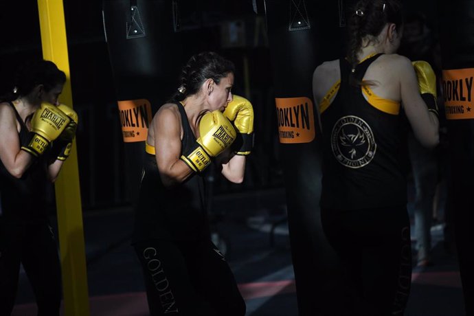 Archivo - Una participante durante la final del Campeonato del Mundo de Fitboxing, en la Caja Mágica, a 4 de junio de 2022, en Madrid (España)