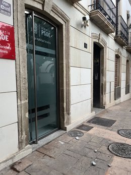 Fachada de la sede del PSOE en Almería.