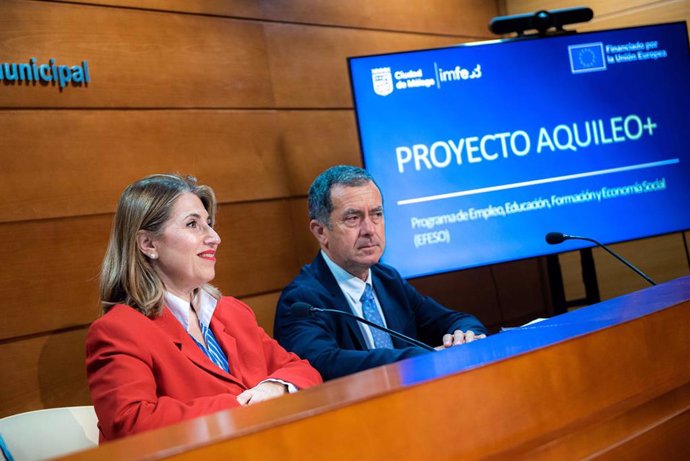 Archivo - La concejala delegada de Educación y Fomento del Empleo, María Paz Flores, informa de una subvención de la UE para desempleados a través del programa Aquileo+.