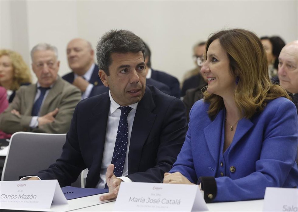 Archivo - El president de la Generalitat, Carlos Mazón, y la alcaldesa de Valncia, María José Catalá, en una imagen de archivo