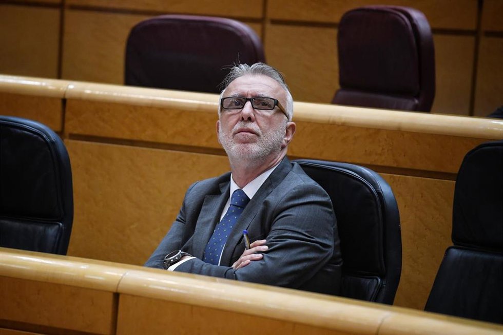 El ministro de Política Territorial y Memoria Democrática, Ángel Víctor Torres, interviene durante una sesión de control al Gobierno en el Senado, a 3 de diciembre de 2024, en Madrid (España). El Gobierno ha respondido hoy a las preguntas de la oposició