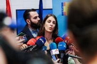 Maestre apela al derecho a la vivienda y critica el "sainete del PP" al convocar distintos actos por la Constitución