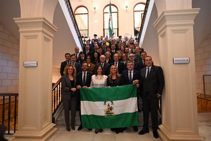 Acto por el 4D con, entre otras autoridades, la consejera de Fomento, Rocío Díaz,y la alcaldesa de Granada, Marifrán Carazo, en el centro en la imagen