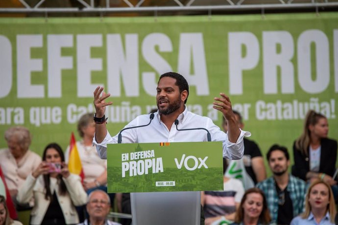 Archivo - El candidato de VOX Ignacio Garriga, interviene durante un mitin de VOX, en la plaza Llibertat, a 9 de mayo de 2024, en Reus, Tarragona, Catalunya (España). Este acto se enmarca como uno de los celebrados por VOX en la campaña electoral para los