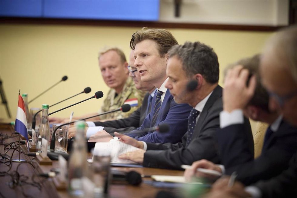 Archivo - Ruben Brekelmans, ministro de Defensa de Países Bajos, en el centro de la imagen.