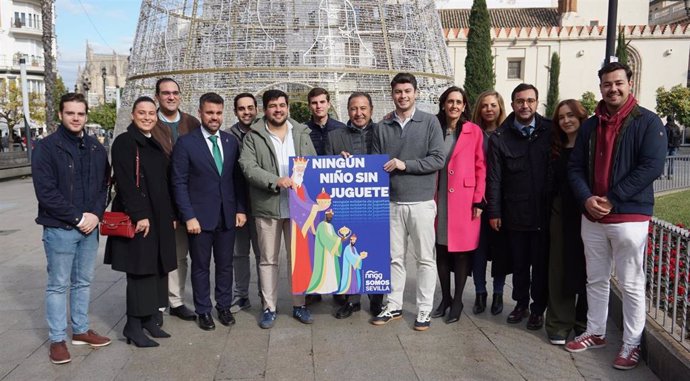 Presentación, en la Puerta de Jerez, de la decimoctava edición de la campaña navideña 'Ningún niño sin juguete'.