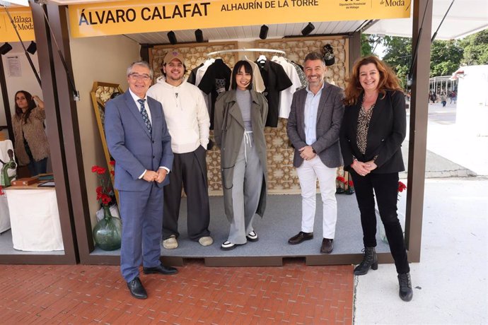 El Presidente De La Diputación De Málaga, Francisco Salado, Inaugura El Pop Up Store Málaga De Moda