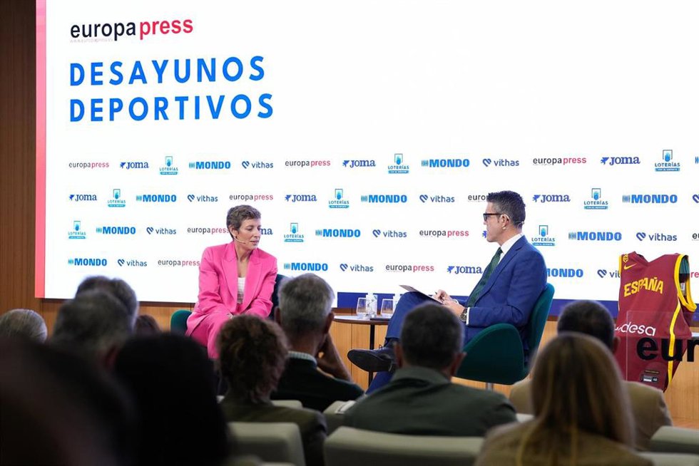 Elisa Aguilar, presidenta de la FEB, durante los Desayunos Deportivos de Europa Press