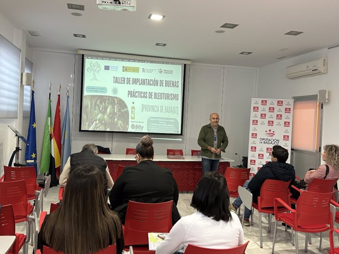 Taller de Implantación de Buenas Prácticas de Oleoturismo en Villafranca de los Barros.