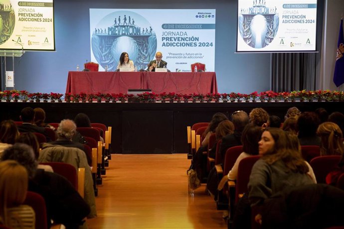 El Palacio de la Merced acoge la jornada que aborda la prevención de distintas adicciones.