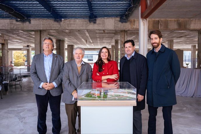 El edificio NODE I, en avanzado estado de construcción, ha sido el escenario de su presentación por parte de Kadans Science Partner a representantes del sector privado, de la universidad, de la administración pública y de la gestora de Málaga TechPark.