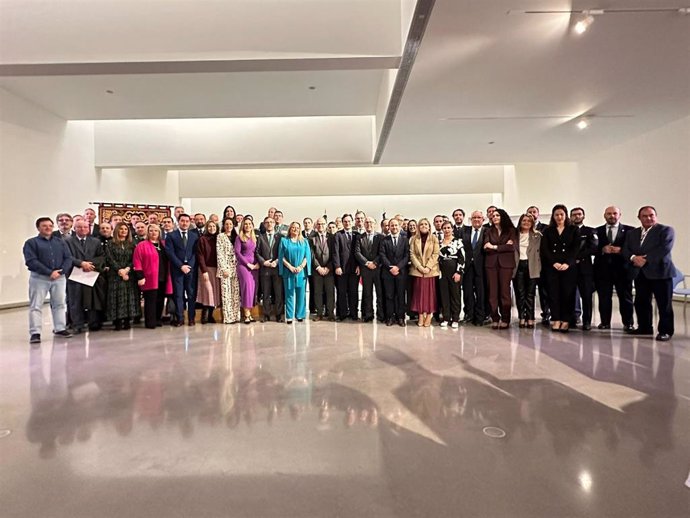 Asistentes al acto institucional en Jaén con motivo del Día de la Bandera.