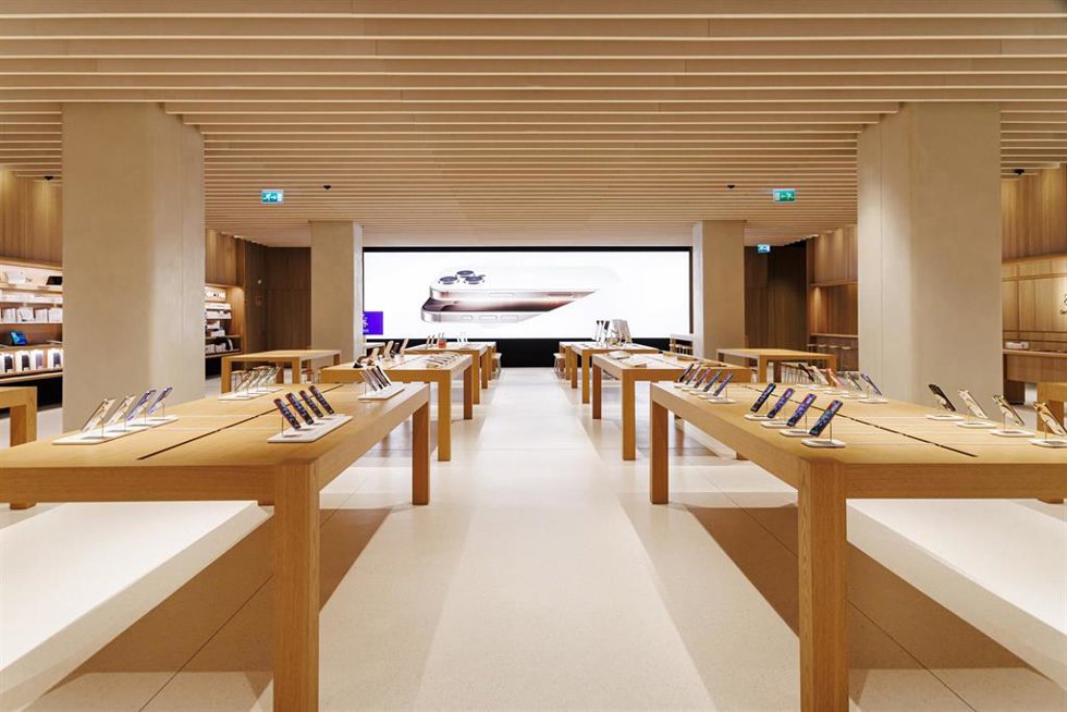 Vista general de la nueva tienda de Apple en La Vaguada, a 27 de noviembre de 2024, en Madrid (España). Dicha tienda se inaugurará oficialmente mañana 28 de noviembre, será la quinta tienda de Apple en Madrid y la número 12 en España, donde hace 10 años