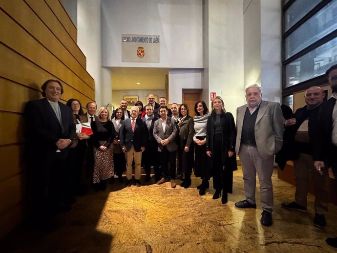 Francisco Reyes, junto al presidente del PSOE-A, Manuel Pezzi, en la entrega de los premios.