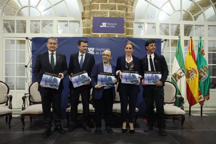 Presentación del libro 'Memoria de un fotógrafo. 50 años de luces, Cádiz, 1974-2024'.