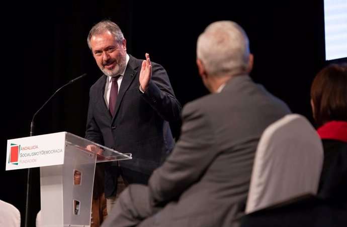 El secretario general del PSOE-A, Juan Espadas, en los III Premios 4 de Diciembre-Rafael Escuredo que otorga la Fundación Andalucía, Socialismo y Libertad.