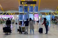 Las aerolíneas que operan en Barajas programan 4.370 vuelos en este puente de la Constitución