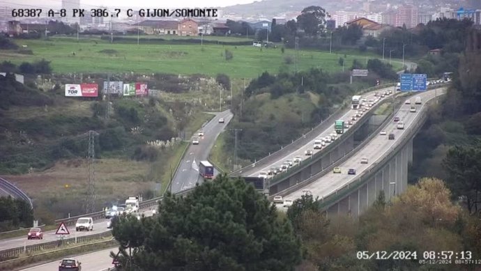 Accidente de tráfico en la A-8  a la altura de Gijón