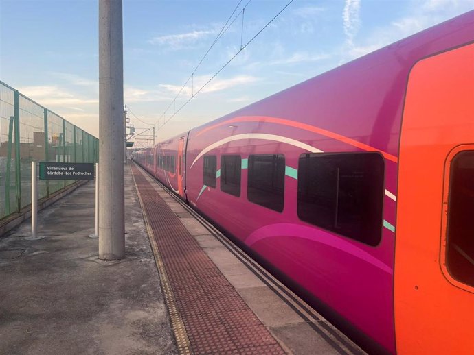 Tren Avlo en Villanueva de Córdoba.