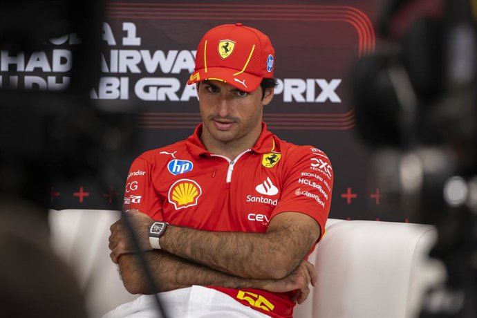 05 December 2024, United Arab Emirates, Abu Dhabi: Spanish Formula One driver Carlos Sainz Jr of Scuderia Ferrari team speaks at a press conference during the media day of the 2024 Formula 1 Abu Dhabi Grand Prix at the Yas Marina Circuit. Photo: Taidgh Ba