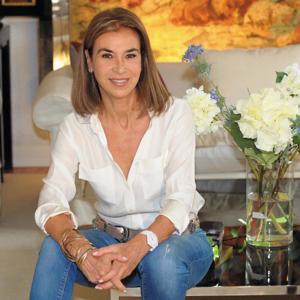 Archivo - La escritora visita el Centro Cultural Fundación Unicaja de Ronda el próximo martes 10 de diciembre, a las 19.00 horas, con entrada libre hasta completar aforo, con motivo de la celebración del décimo aniversario de la institución.