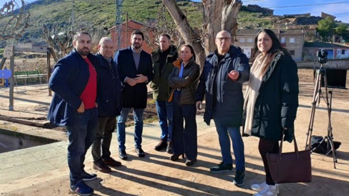 Una delegación de VOX visita Cimballa (Zaragoza).