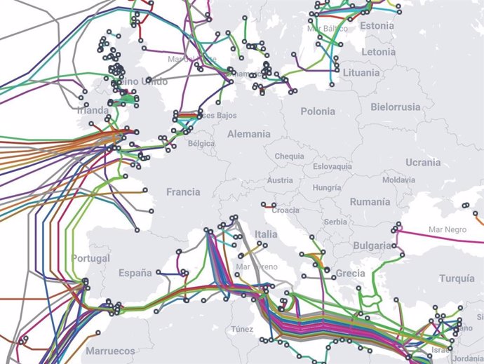 Archivo - Mapas de conexiones de cables de datos submarinos.