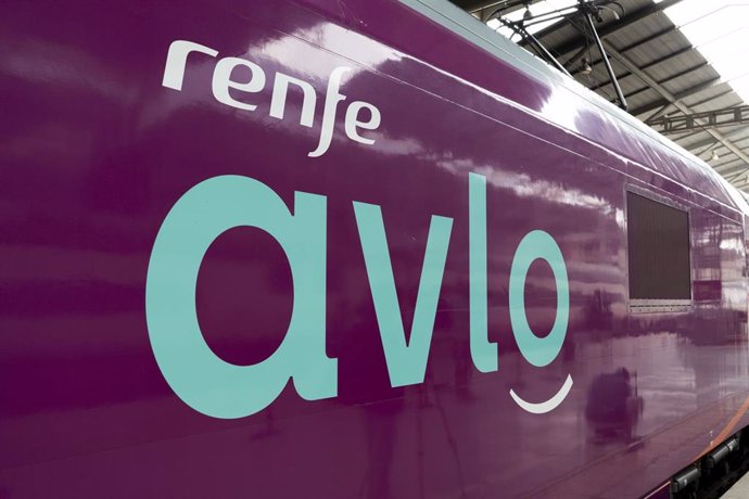 Archivo - Tren AVLO perteneciente a la compañia de transportes ferroviarios Renfe.