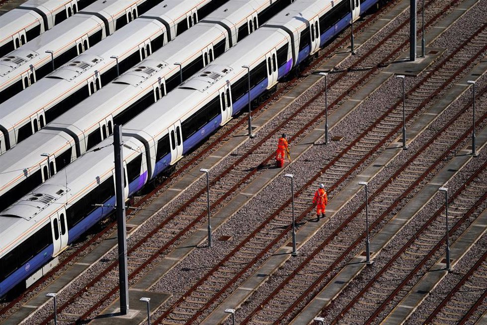 Archivo - Trenes en Londres